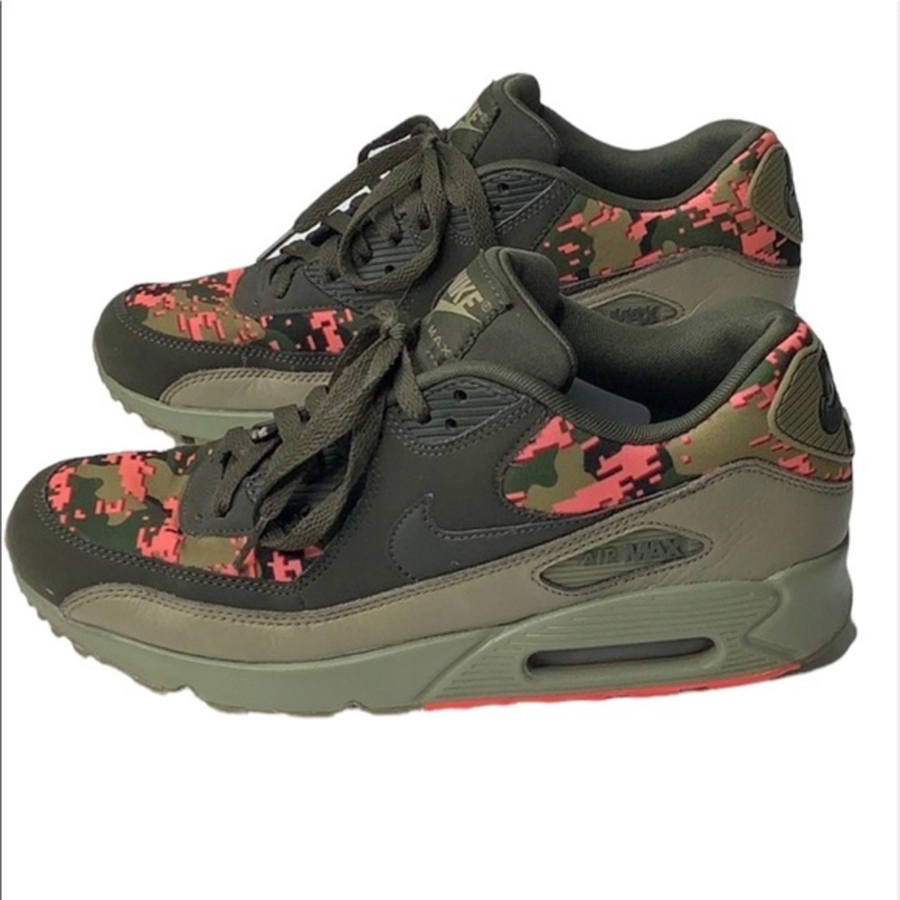 Nike Air Max 90 Digi Camo Olive green pink low top sneakers size 9 men EUC